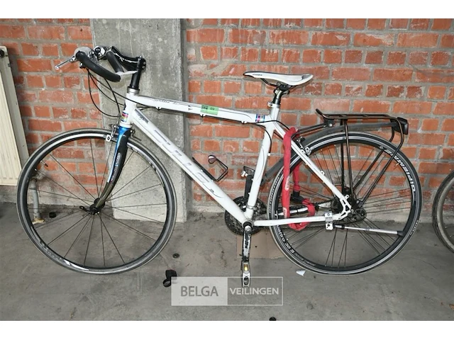 Koersfiets bulls - afbeelding 1 van  4