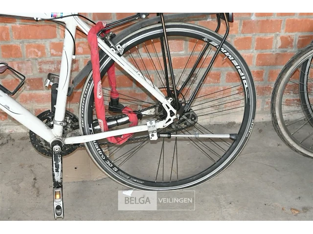 Koersfiets bulls - afbeelding 2 van  4
