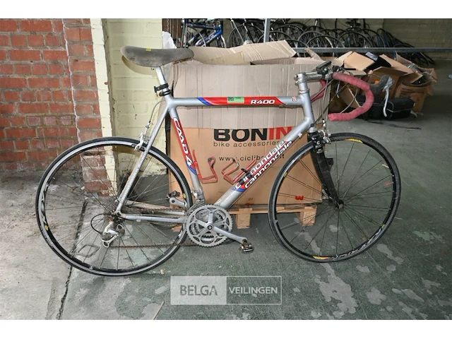 Koersfiets cannondale - afbeelding 1 van  5