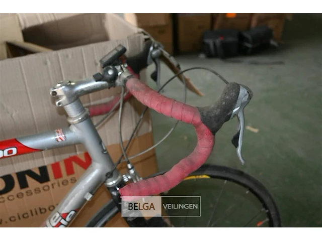 Koersfiets cannondale - afbeelding 5 van  5