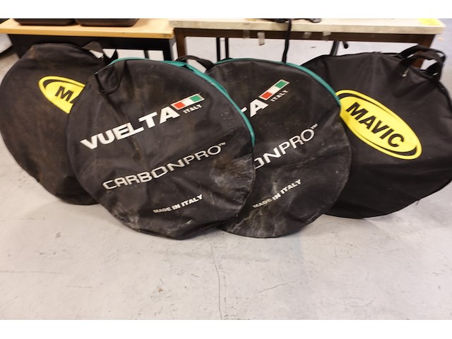 Koersfiets scato + toebehoren - afbeelding 2 van  15