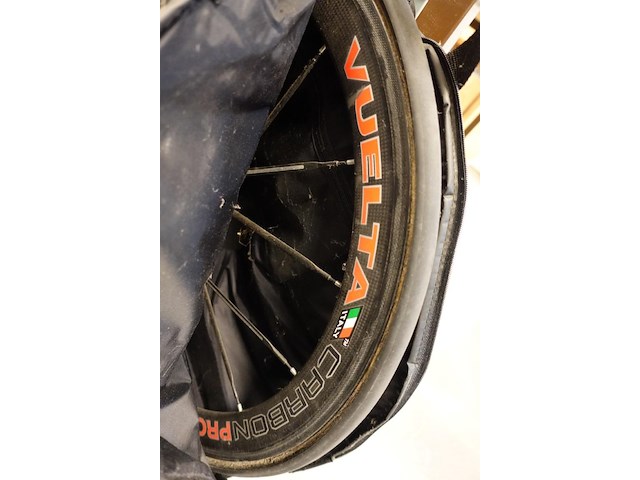 Koersfiets scato + toebehoren - afbeelding 3 van  15