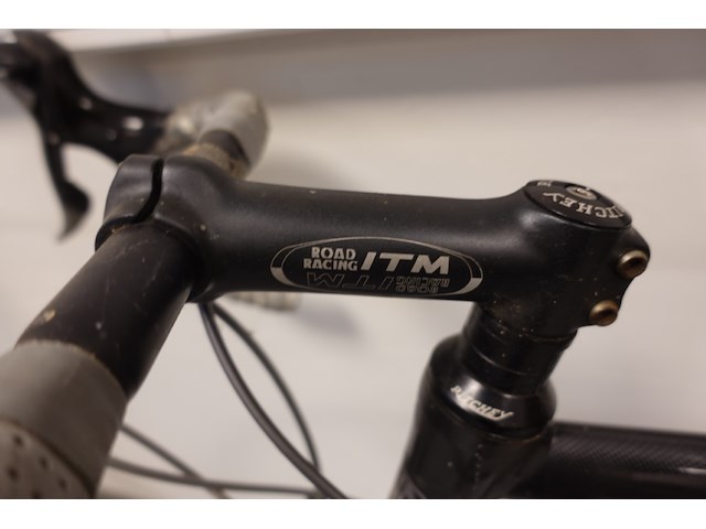 Koersfiets scato + toebehoren - afbeelding 10 van  15