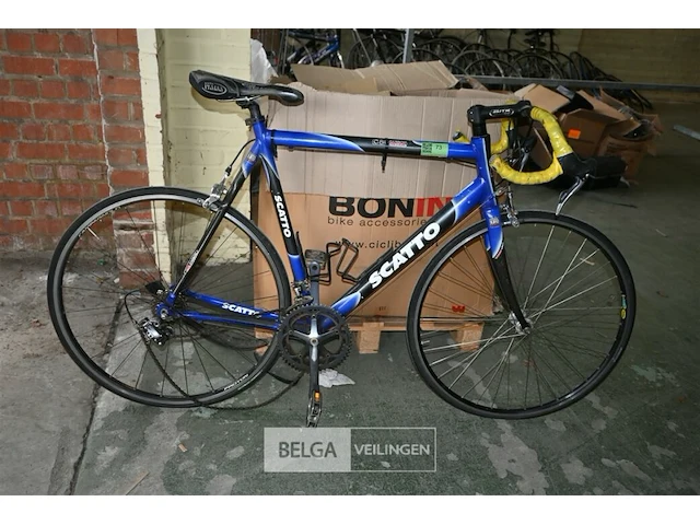 Koersfiets scatto - afbeelding 1 van  4
