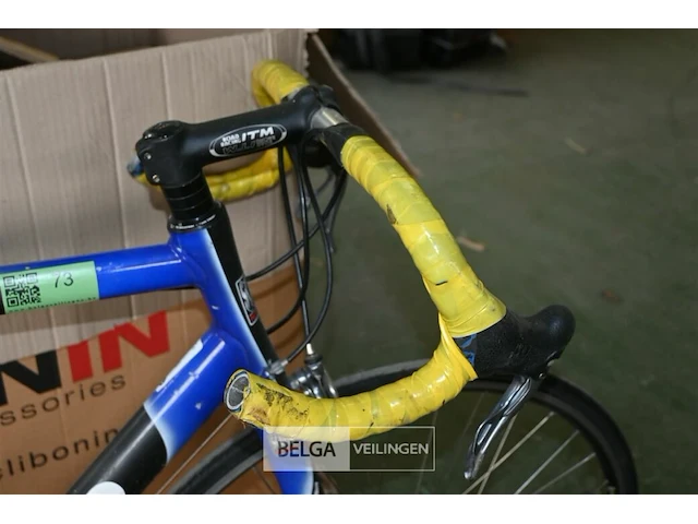 Koersfiets scatto - afbeelding 4 van  4