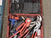 Koffer inhoudend handgereedschappen - afbeelding 1 van  1