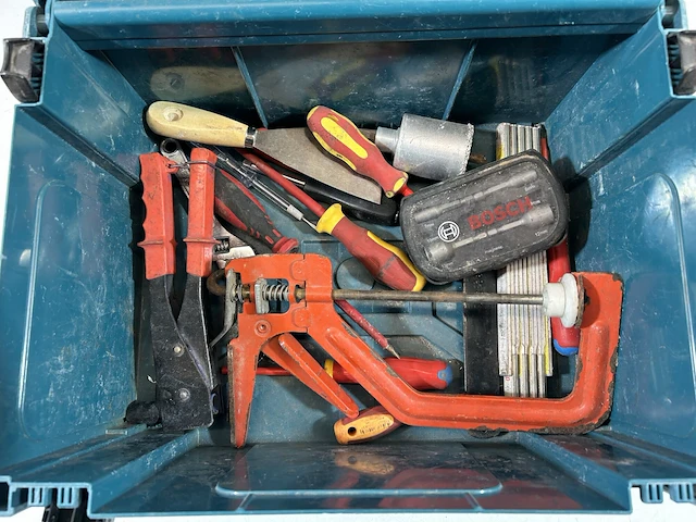 Koffer makita met diverse materialen - afbeelding 2 van  2