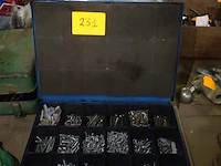Koffer met assortiment vijzen - afbeelding 1 van  2