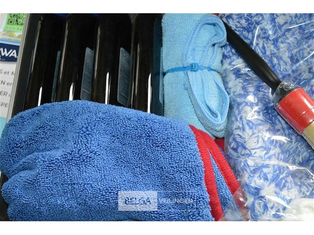 Koffer met carwash benodigdheden - afbeelding 3 van  3