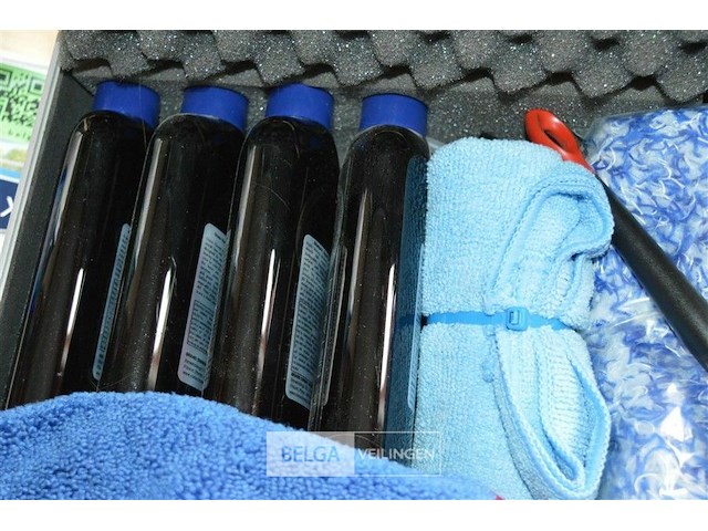 Koffer met carwash benodigdheden - afbeelding 3 van  4