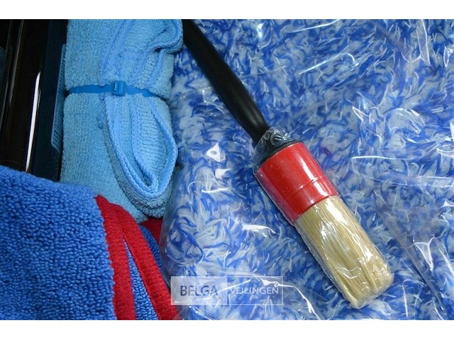 Koffer met carwash benodigdheden - afbeelding 4 van  4