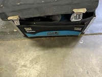 Koffer met diverse materialen - afbeelding 1 van  3