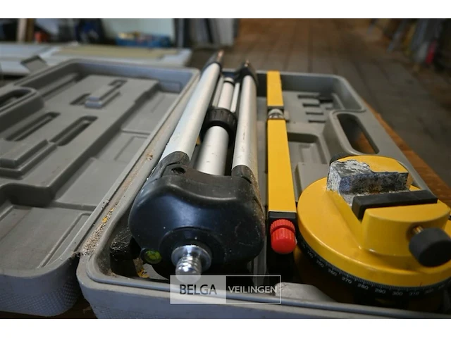 Koffer met laserapparatuur - afbeelding 3 van  5