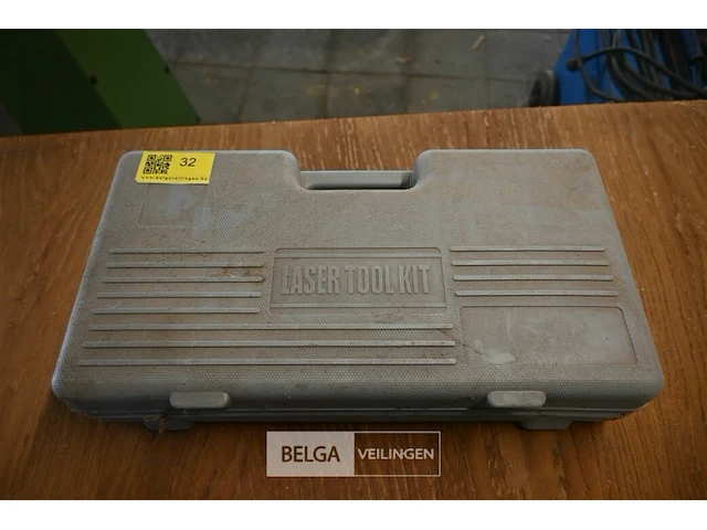 Koffer met laserapparatuur - afbeelding 5 van  5