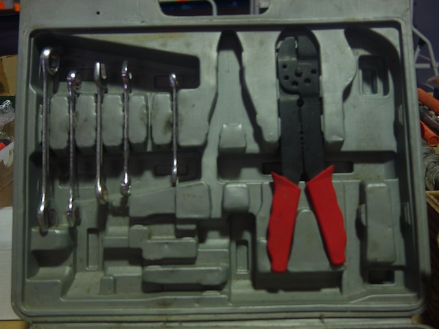 Koffer met materiaal - afbeelding 2 van  3