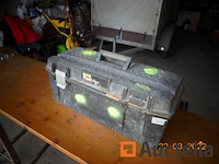 Kofferbak met gereedschap - afbeelding 1 van  4