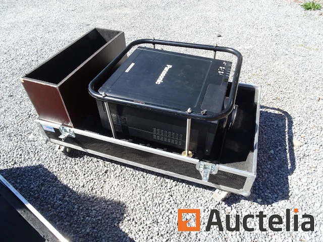 Kofferbak op wielen met full hd 10.000 overheadprojector - afbeelding 1 van  19