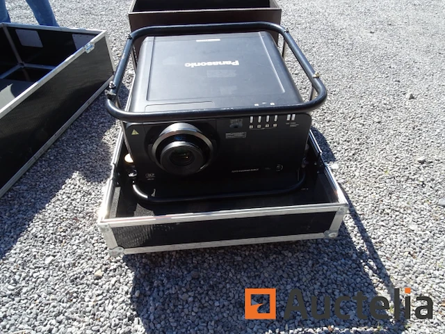 Kofferbak op wielen met full hd 10.000 overheadprojector - afbeelding 12 van  19