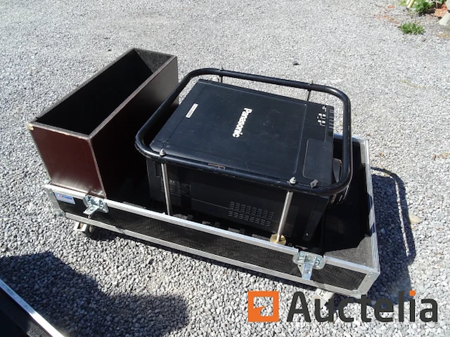 Kofferbak op wielen met full hd 10.000 overheadprojector - afbeelding 17 van  19
