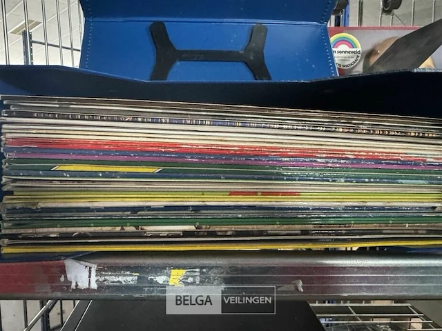 Koffertje met allerlei vinylplaten - afbeelding 4 van  4
