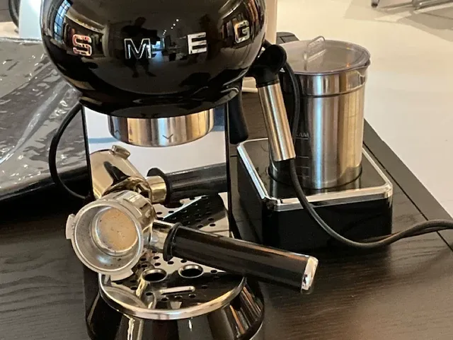 Koffie-/espressotoestel en smeg ecf01bleu - afbeelding 2 van  6