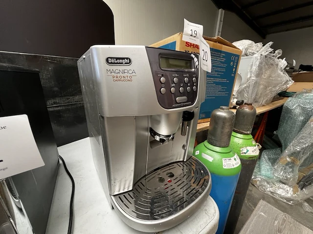Koffieapparaat delonghi magnifica pronto cappuccino - afbeelding 3 van  4