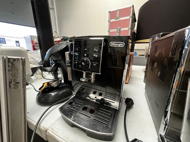 Koffieapparaat delonghi magnifica pronto cappuccino - afbeelding 1 van  3