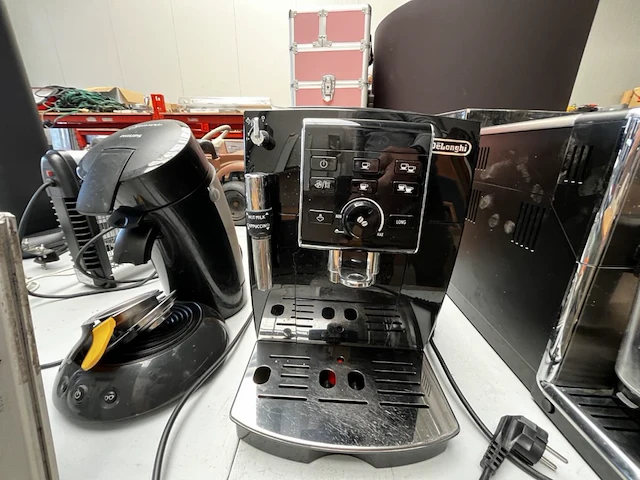 Koffieapparaat delonghi magnifica pronto cappuccino - afbeelding 3 van  3