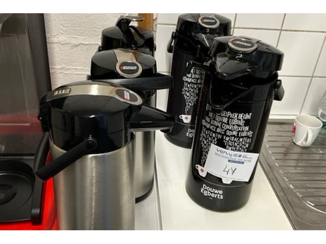 Koffiemachine bravilor + 5 koffiekannen - afbeelding 4 van  4