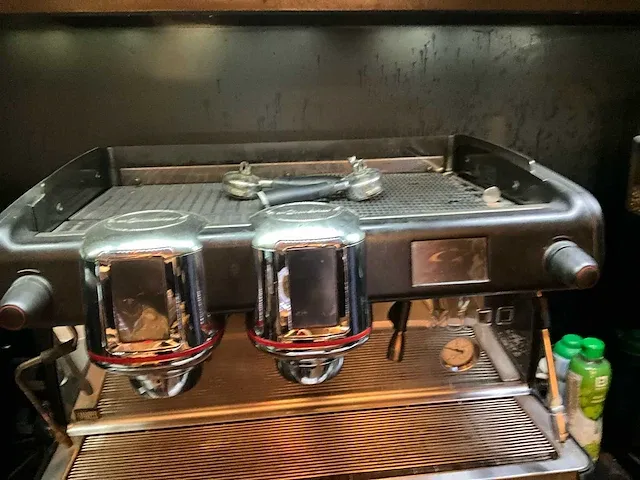 Koffiemachine la cimbali m100 - afbeelding 9 van  11