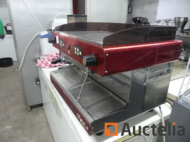 Koffiemachine met astoria molen model onbekend - afbeelding 1 van  12