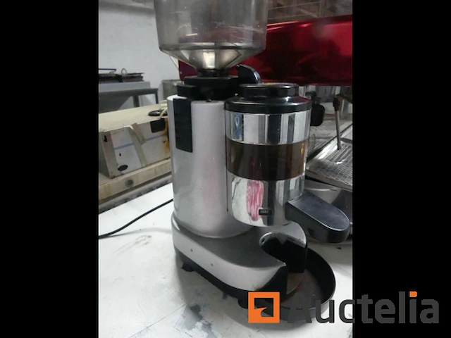 Koffiemachine met astoria molen model onbekend - afbeelding 7 van  12