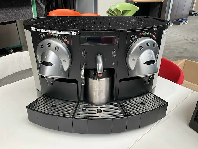 Koffiemachine nespresso gemini 220 - afbeelding 1 van  6