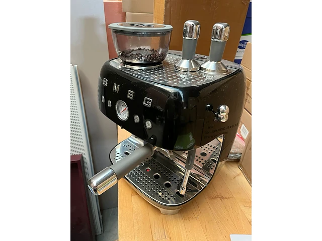 Koffiemachine smeg - afbeelding 4 van  8