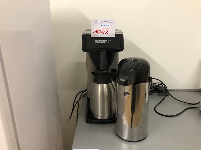 Koffiemachine + thermos - afbeelding 1 van  2