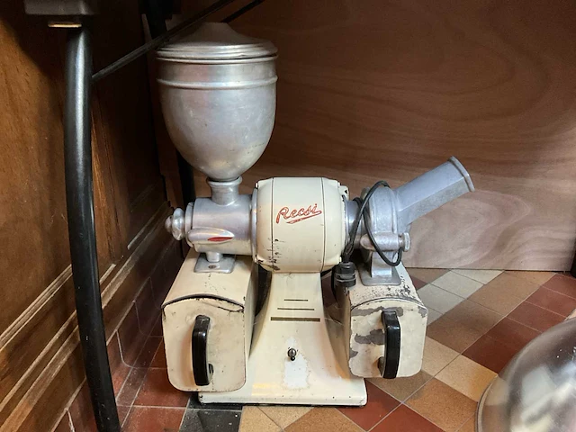 Koffiemolen/kaasrasp combi-machine recsi - afbeelding 1 van  5