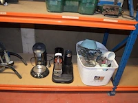 Koffiezet senseo, koffiezet nespresso magimix, pvc wasmand gevuld met tassen e.a. - afbeelding 1 van  6