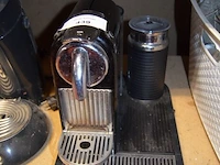 Koffiezet senseo, koffiezet nespresso magimix, pvc wasmand gevuld met tassen e.a. - afbeelding 4 van  6