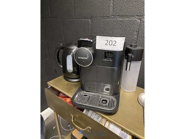 Koffiezetapparaat en waterkoker - afbeelding 1 van  6
