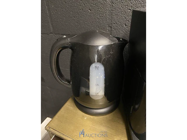 Koffiezetapparaat en waterkoker - afbeelding 3 van  6
