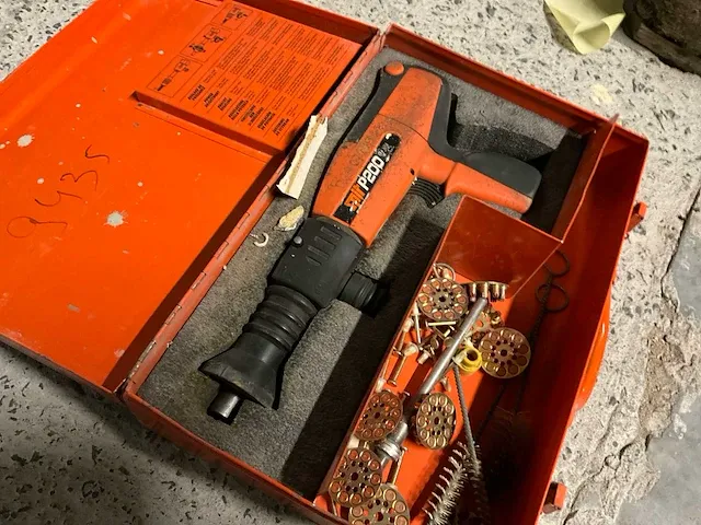 Kogelafdichtingsnagelpistool spit p200 - afbeelding 3 van  8