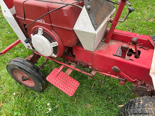 Köhler - magnum - ride on lawn mower - afbeelding 2 van  13