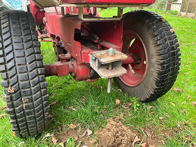 Köhler - magnum - ride on lawn mower - afbeelding 4 van  13
