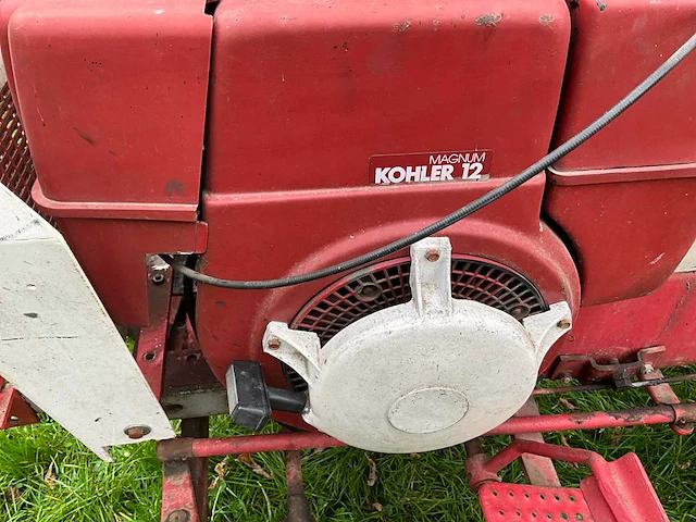 Köhler - magnum - ride on lawn mower - afbeelding 5 van  13
