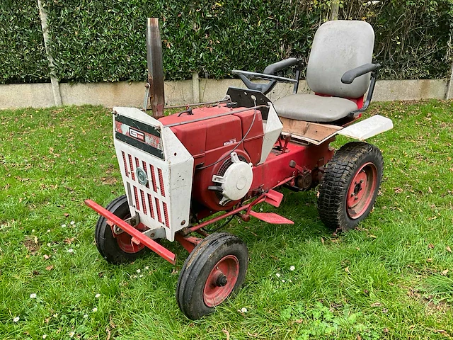 Köhler - magnum - ride on lawn mower - afbeelding 1 van  13