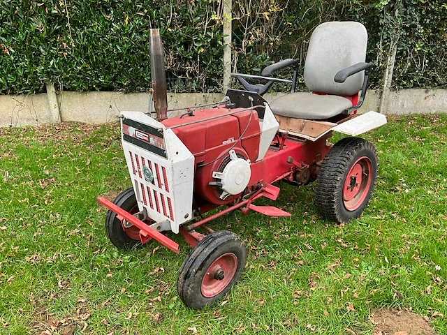 Köhler - magnum - ride on lawn mower - afbeelding 6 van  13