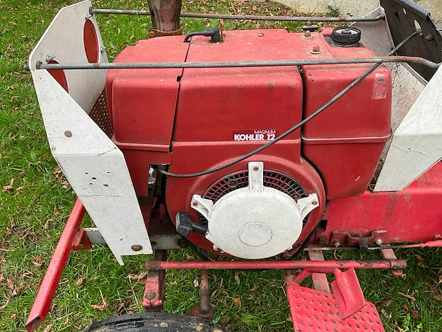 Köhler - magnum - ride on lawn mower - afbeelding 11 van  13