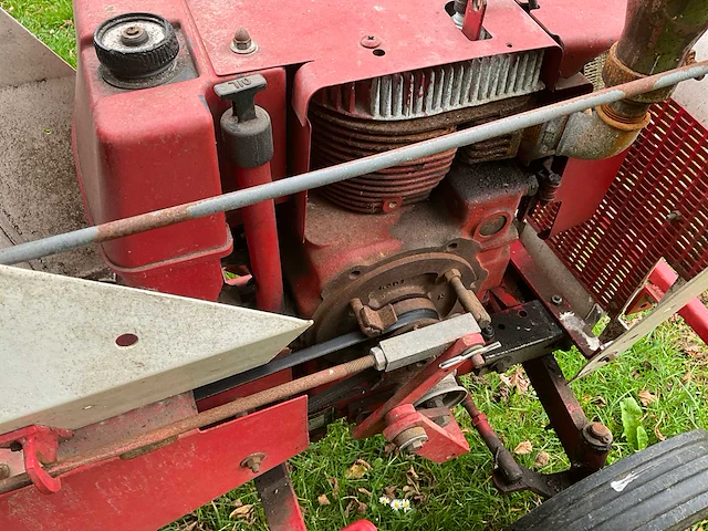 Köhler - magnum - ride on lawn mower - afbeelding 13 van  13