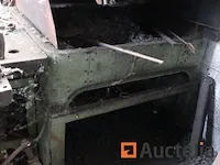 Kolen smederij met metalen werkbank - afbeelding 1 van  9