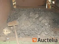 Kolen smederij met metalen werkbank - afbeelding 8 van  9